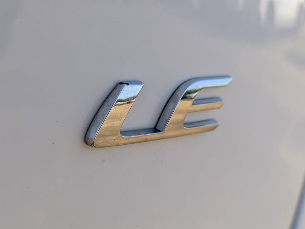 Used 2023 Toyota Corolla LE image 30