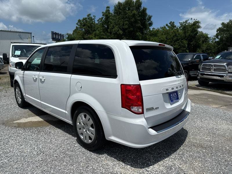 Used 2018 Dodge Grand Caravan SE w/ UConnect Hands-Free Group FWD image 3