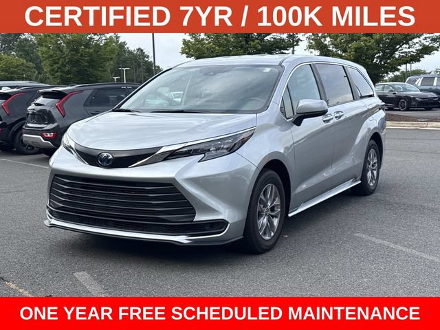 Used 2025 Toyota Sienna LE FWD image 5