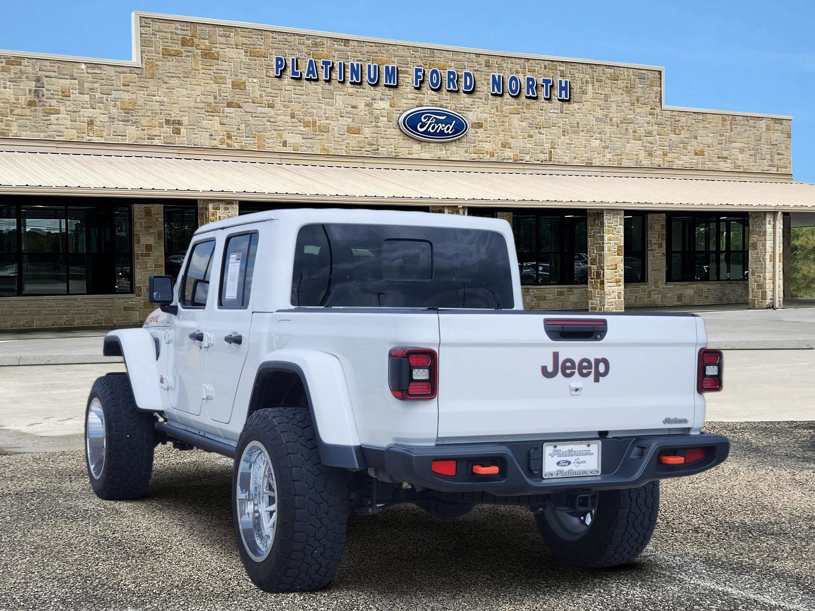 Used 2023 Jeep Gladiator Mojave w/ LED Lighting Group AWD/4WD image 4