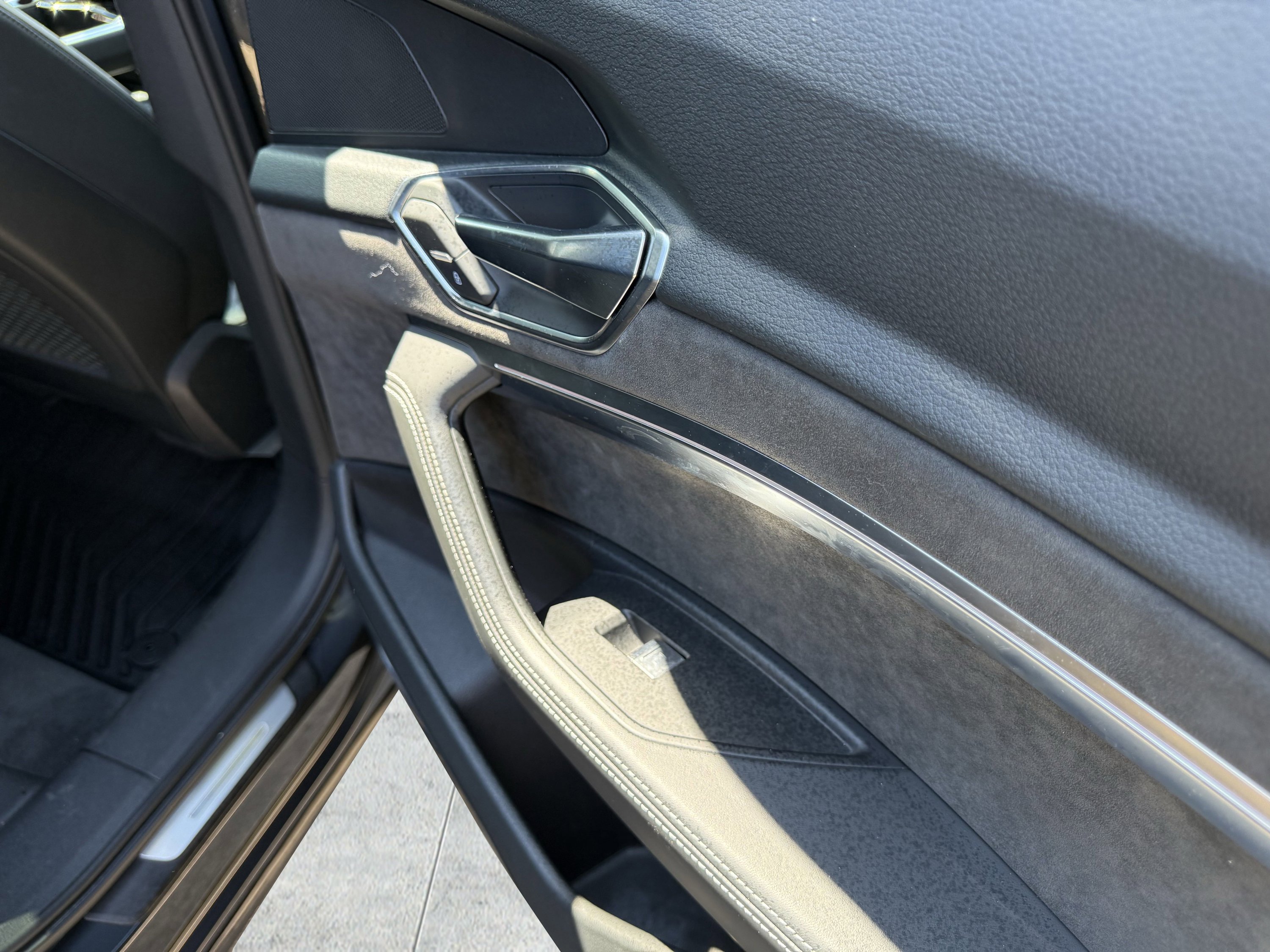 Used 2019 Audi e-tron Prestige w/ Prestige Package image 45