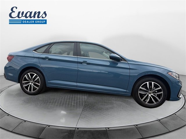 Used 2025 Volkswagen Jetta SE w/ Sunroof Package image 6