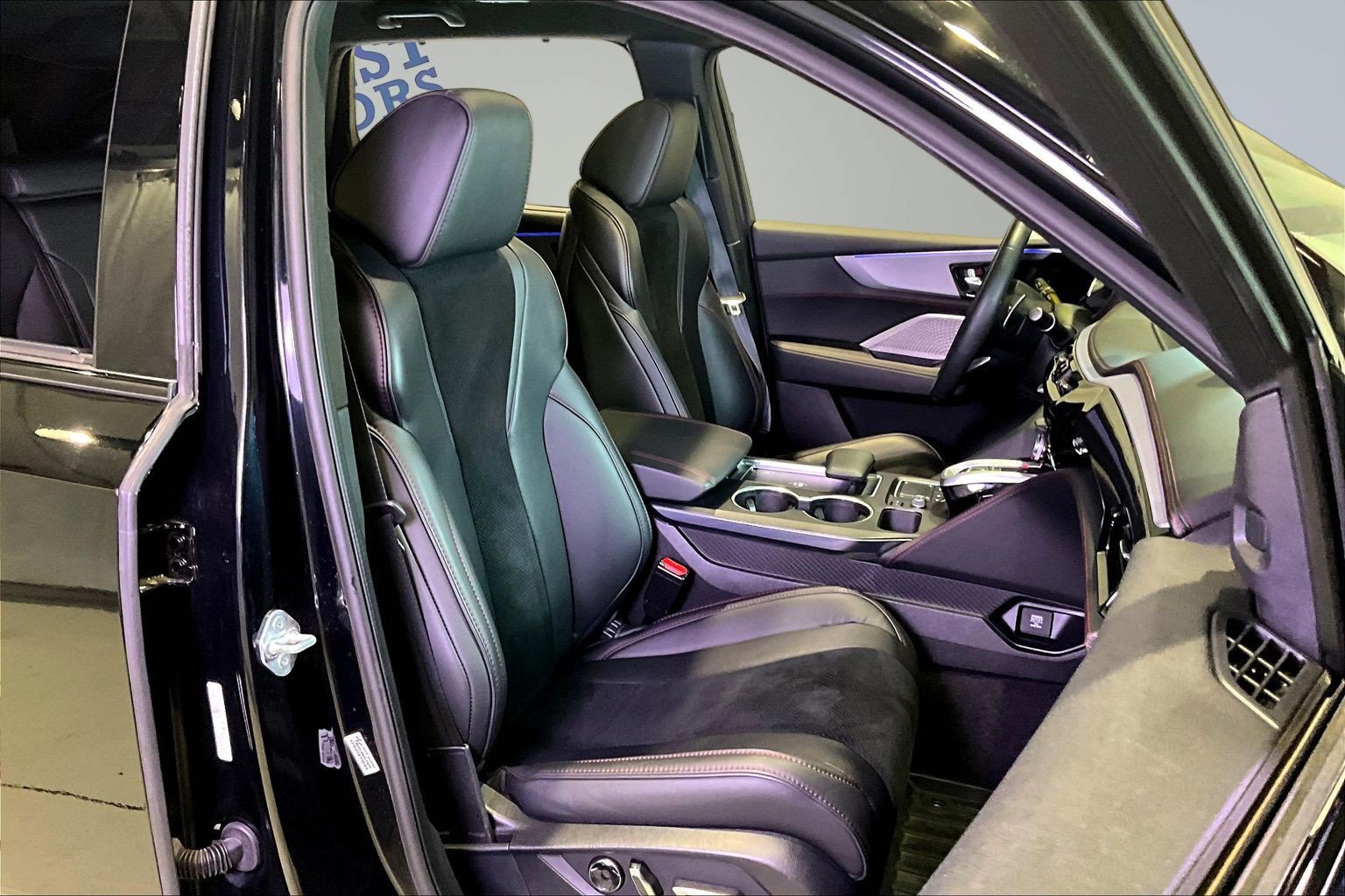 Used 2023 Acura MDX A-Spec AWD/4WD image 31