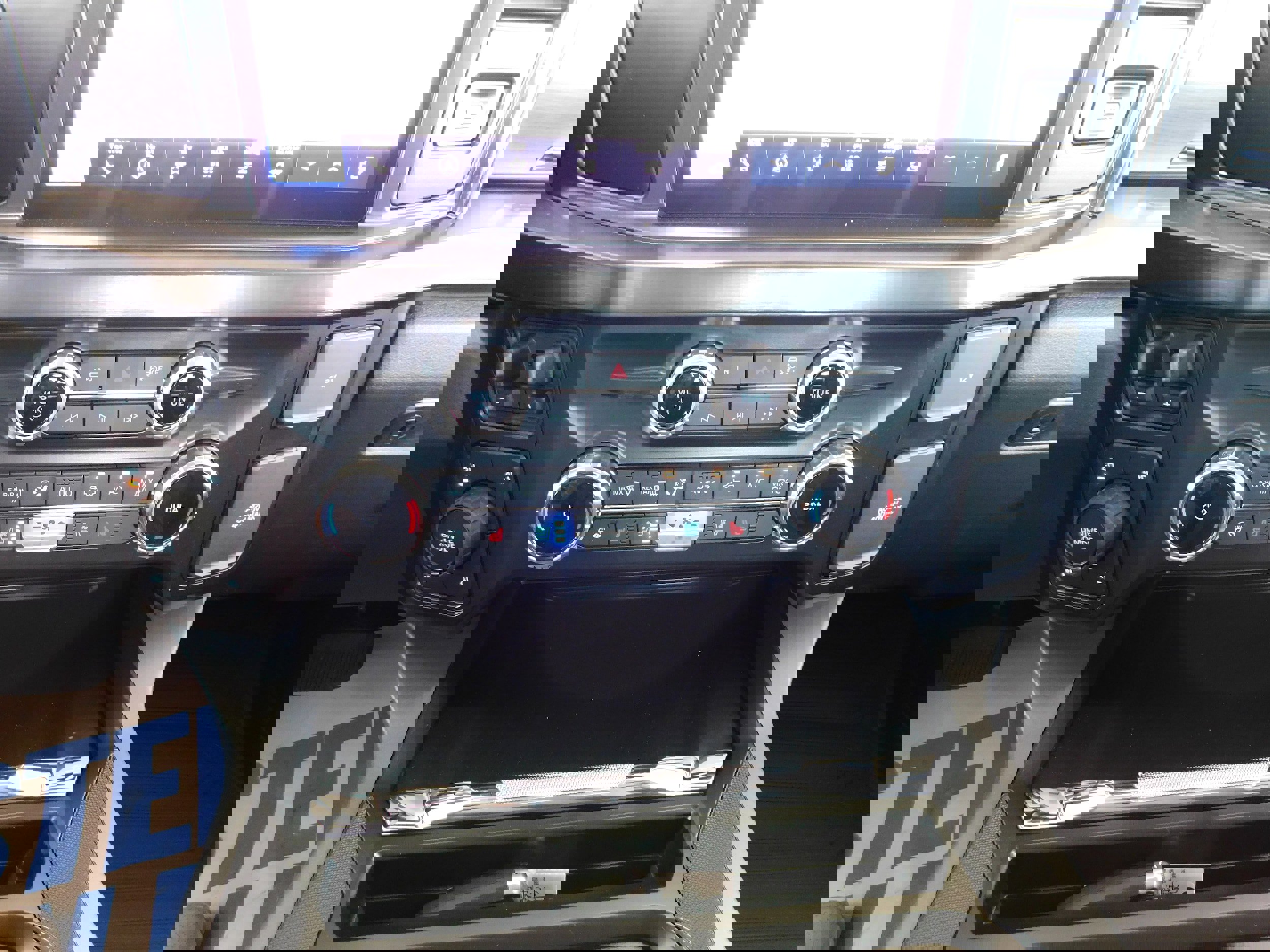 New 2026 Ford F250 Lariat w/ Chrome Package image 25