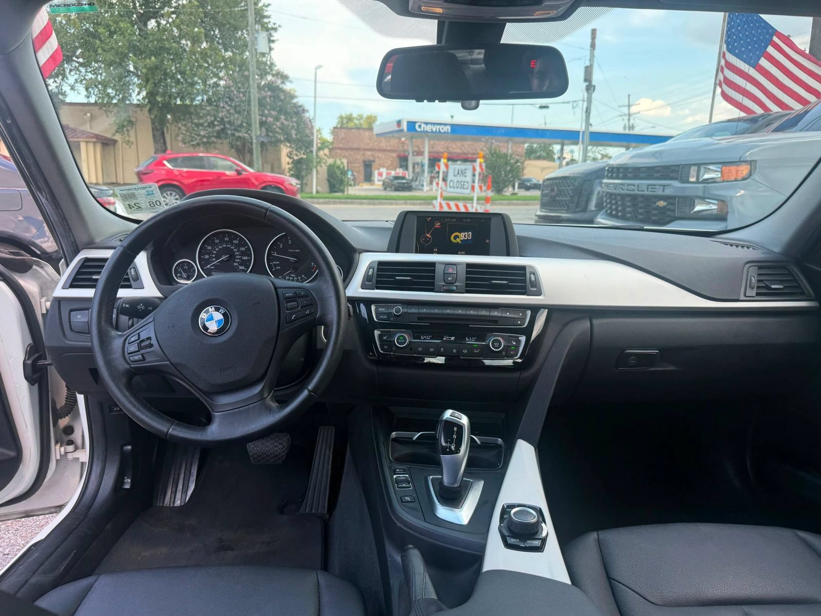 Used 2016 BMW 320i Sedan RWD image 18