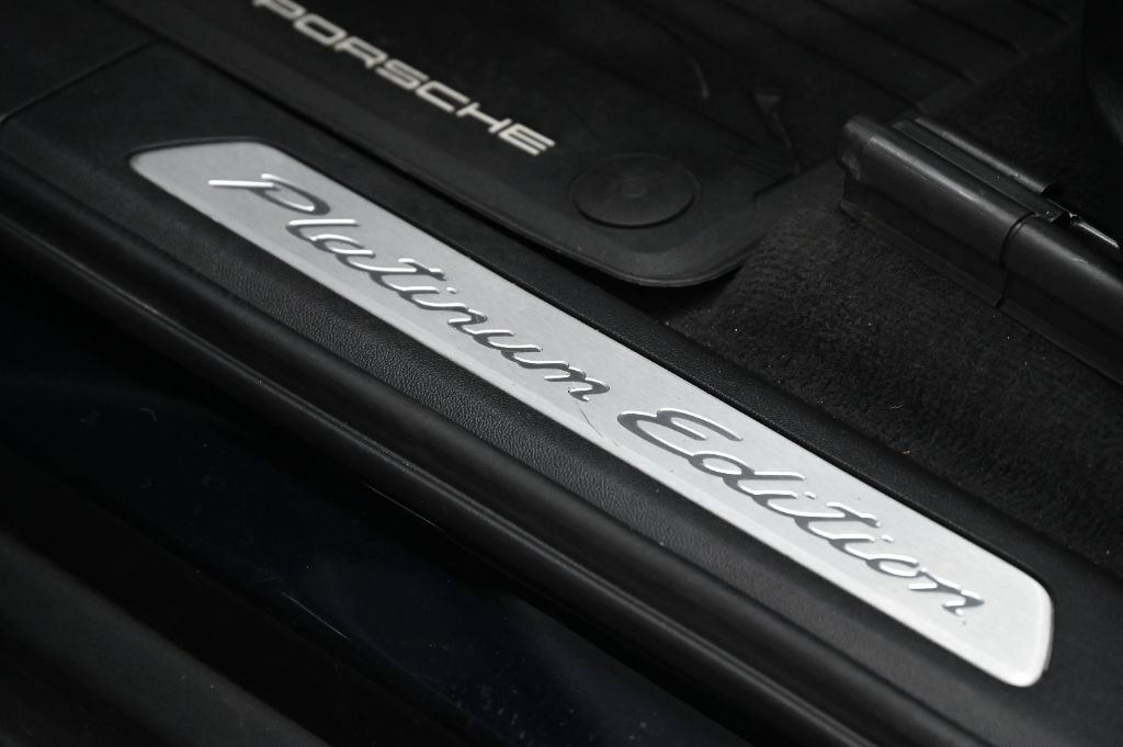 Used 2023 Porsche Cayenne S Platinum AWD/4WD image 16