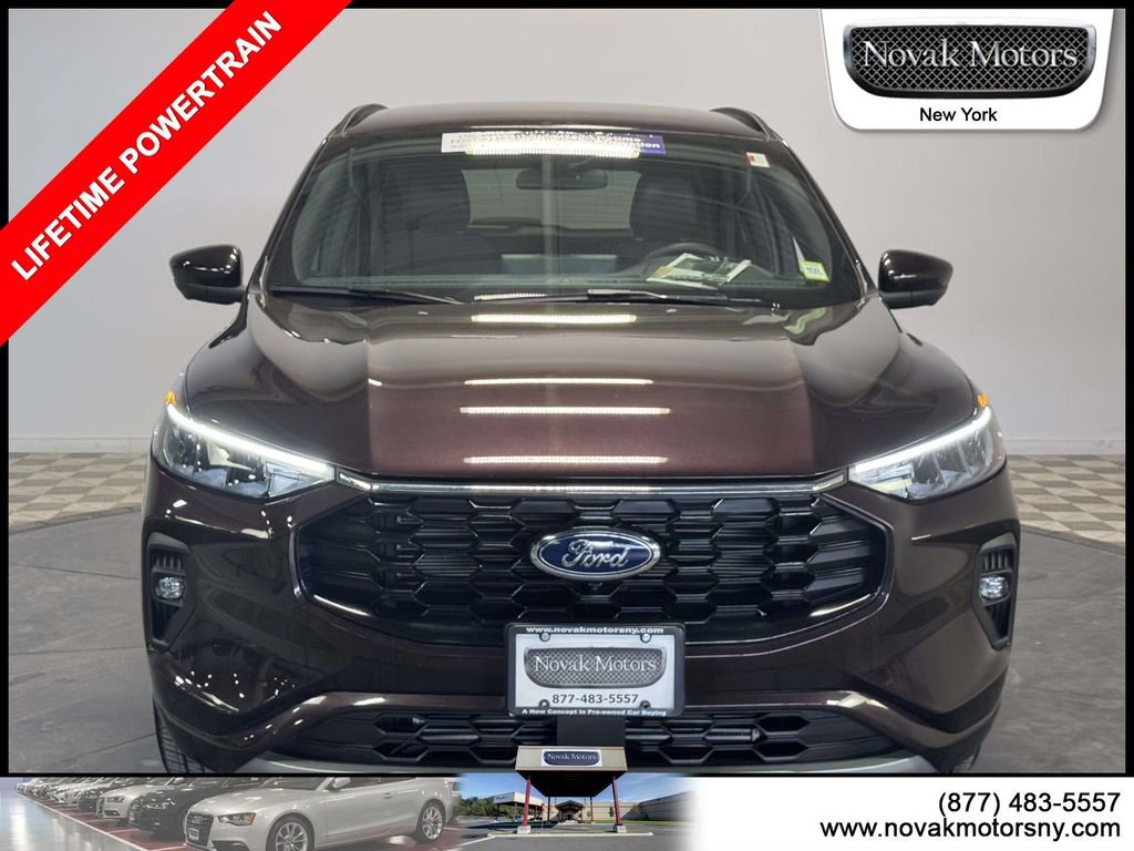 Used 2023 Ford Escape ST-Line Select w/ Tech Pack #2 image 2