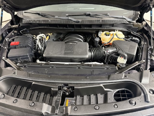Used 2022 Chevrolet Suburban LT RWD image 38