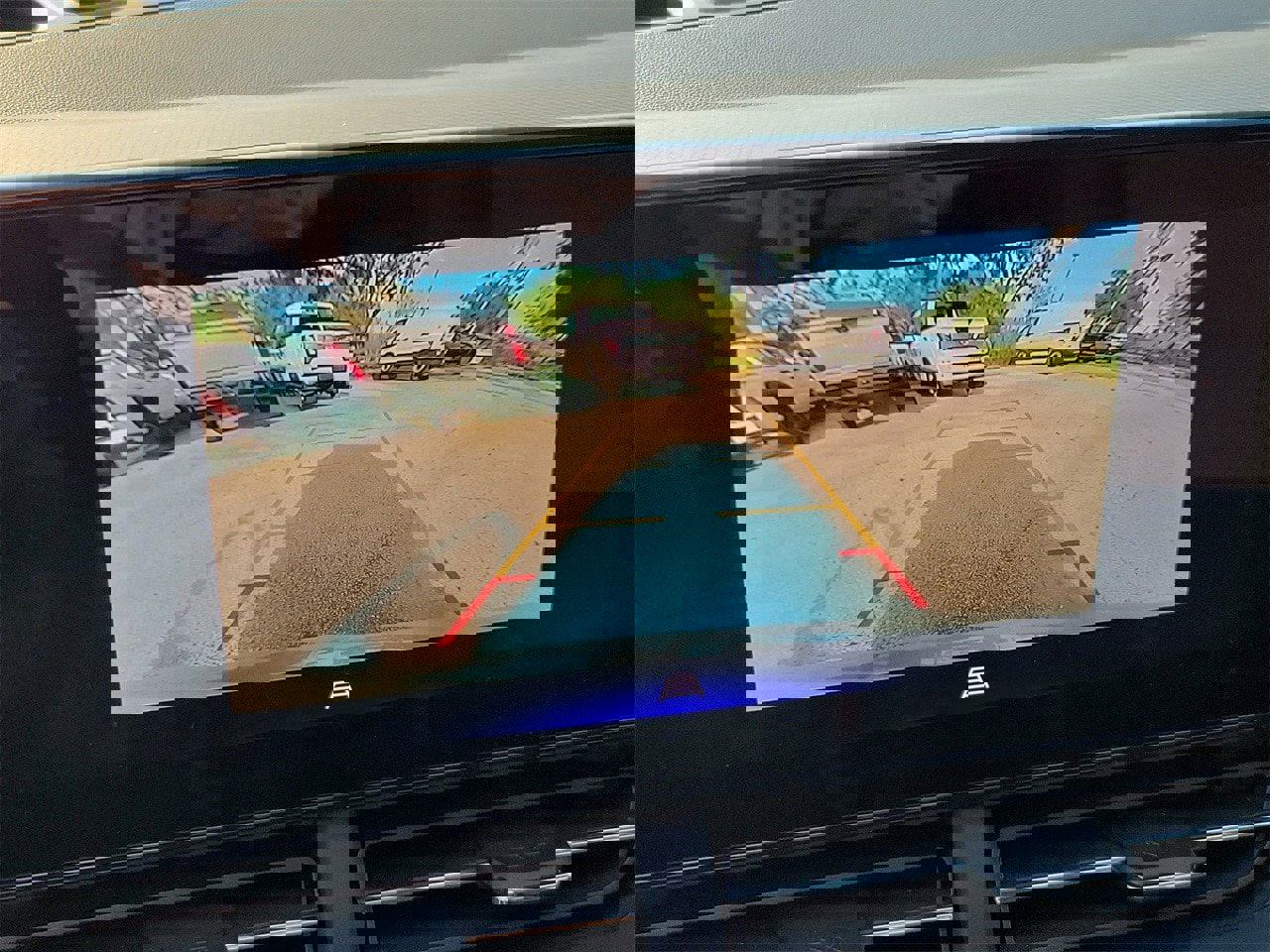 Used 2025 Chevrolet Trax LT w/ LT Convenience Package image 25