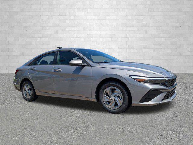 New 2026 Hyundai Elantra SE