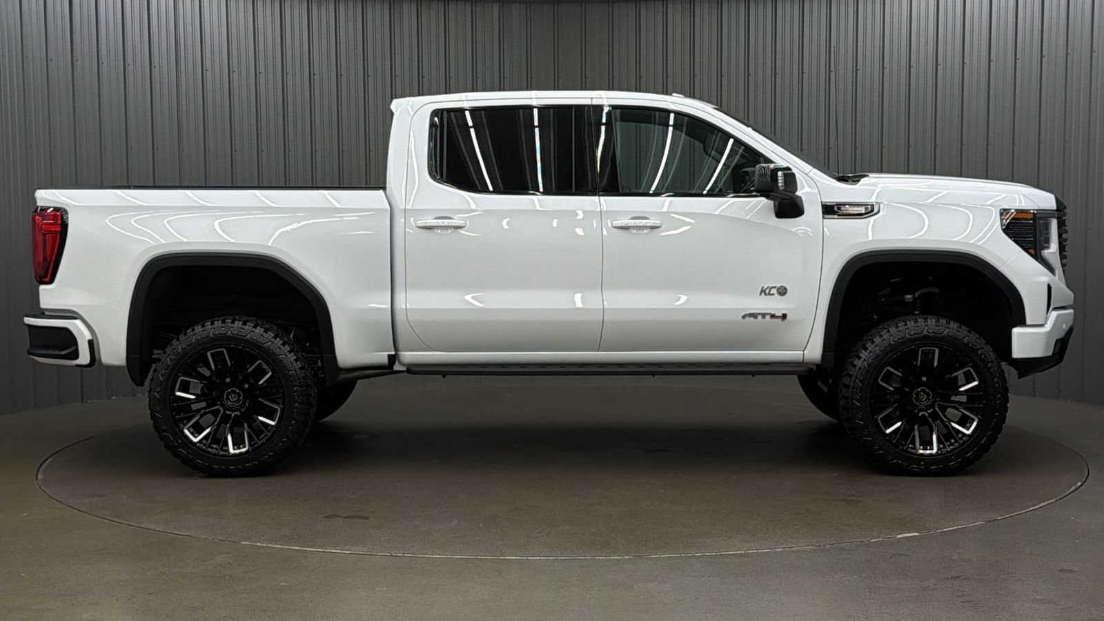 Used 2026 GMC Sierra 1500 AT4 w/ AT4 Premium Package AWD/4WD image 6