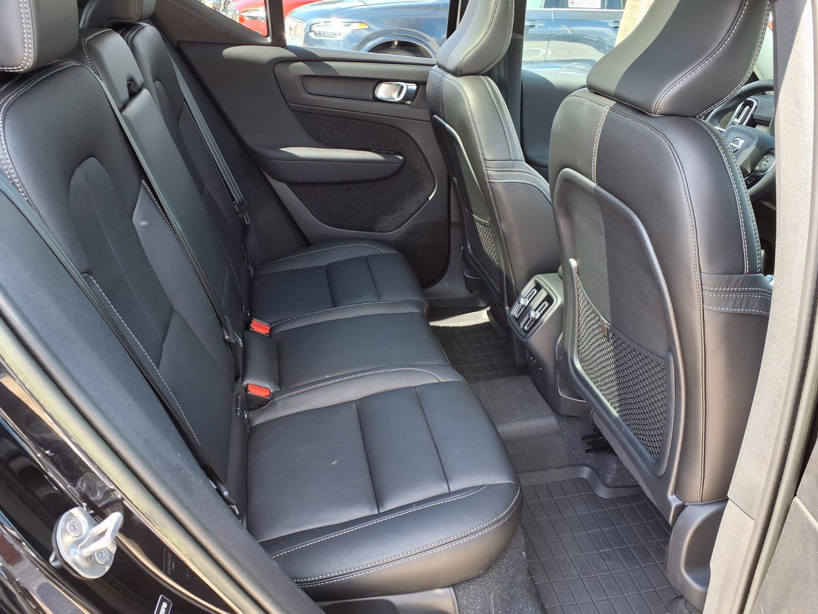Certified 2023 Volvo XC40 B5 Ultimate w/ Protection Package Premier AWD/4WD image 15