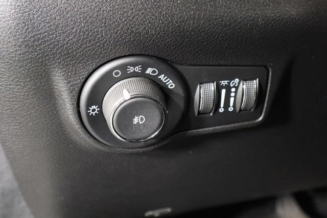 Used 2024 Jeep Compass Latitude AWD/4WD image 22