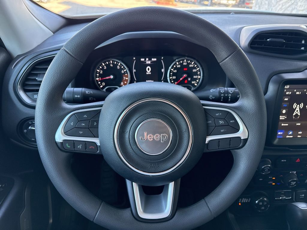 Used 2023 Jeep Renegade Latitude image 15