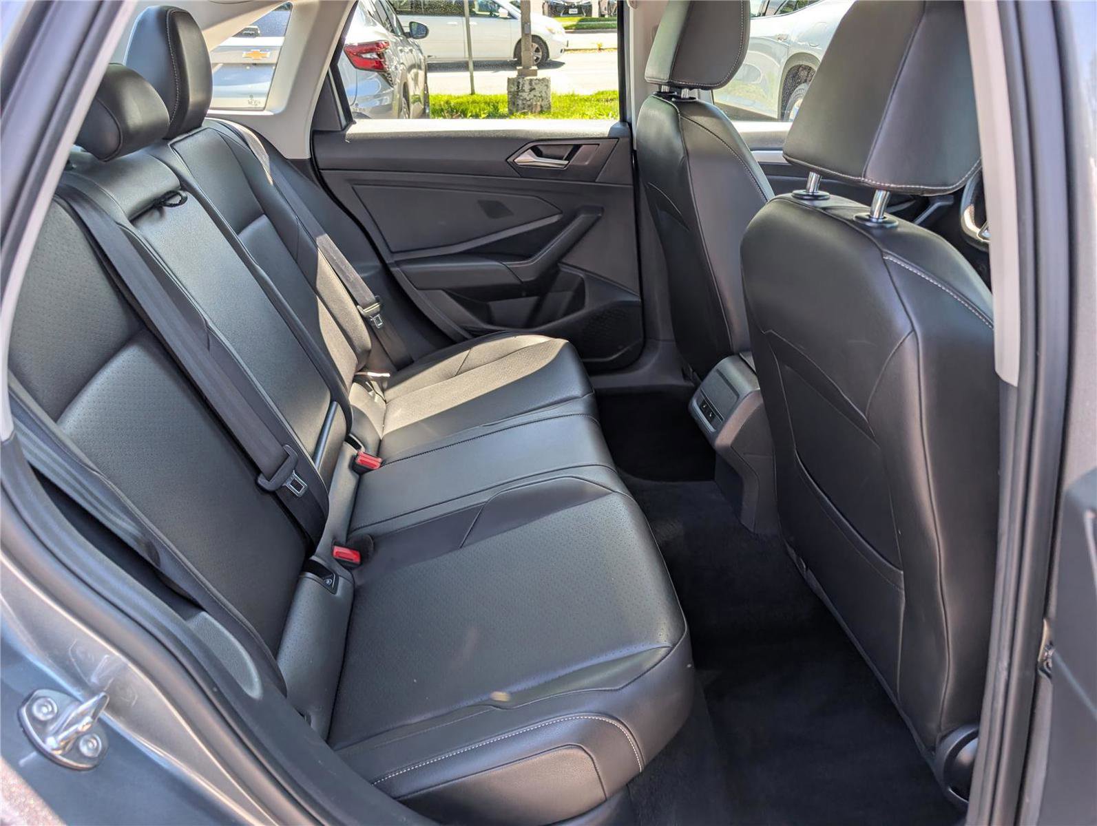 Used 2020 Volkswagen Jetta SE w/ SE Cold Weather Package FWD image 12