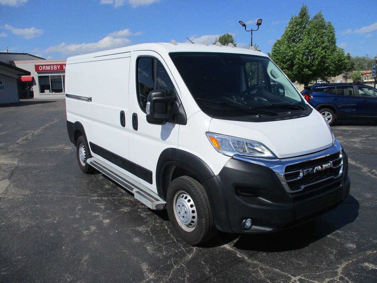 Used 2025 RAM ProMaster 2500 w/ U-Haul Equipment Group FWD image 3