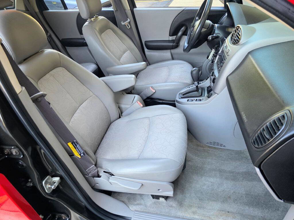Used 2004 Saturn Vue AWD V6 w/ Comfort Pkg image 16