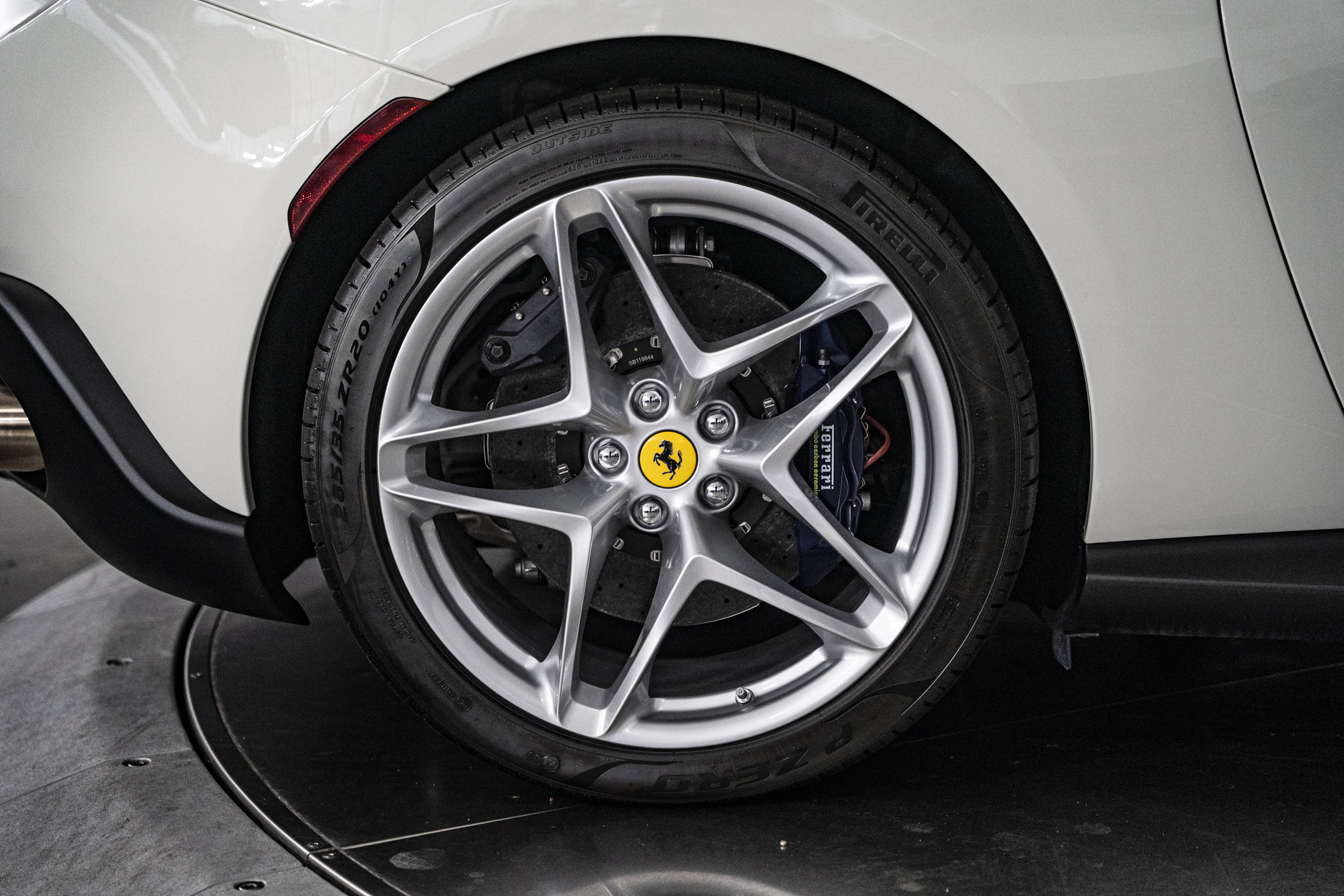 Used 2026 Ferrari Roma Spider RWD image 18