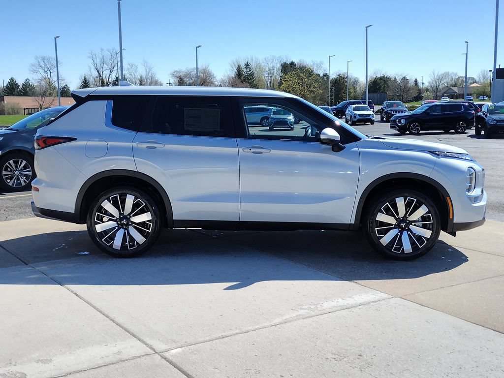 New 2026 Mitsubishi Outlander SE AWD/4WD image 14