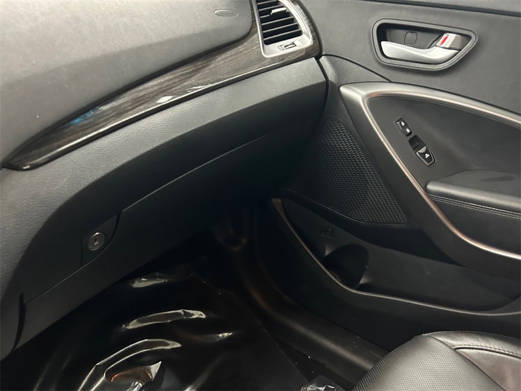 Used 2016 Hyundai Santa Fe SE w/ Option Group 02 image 25