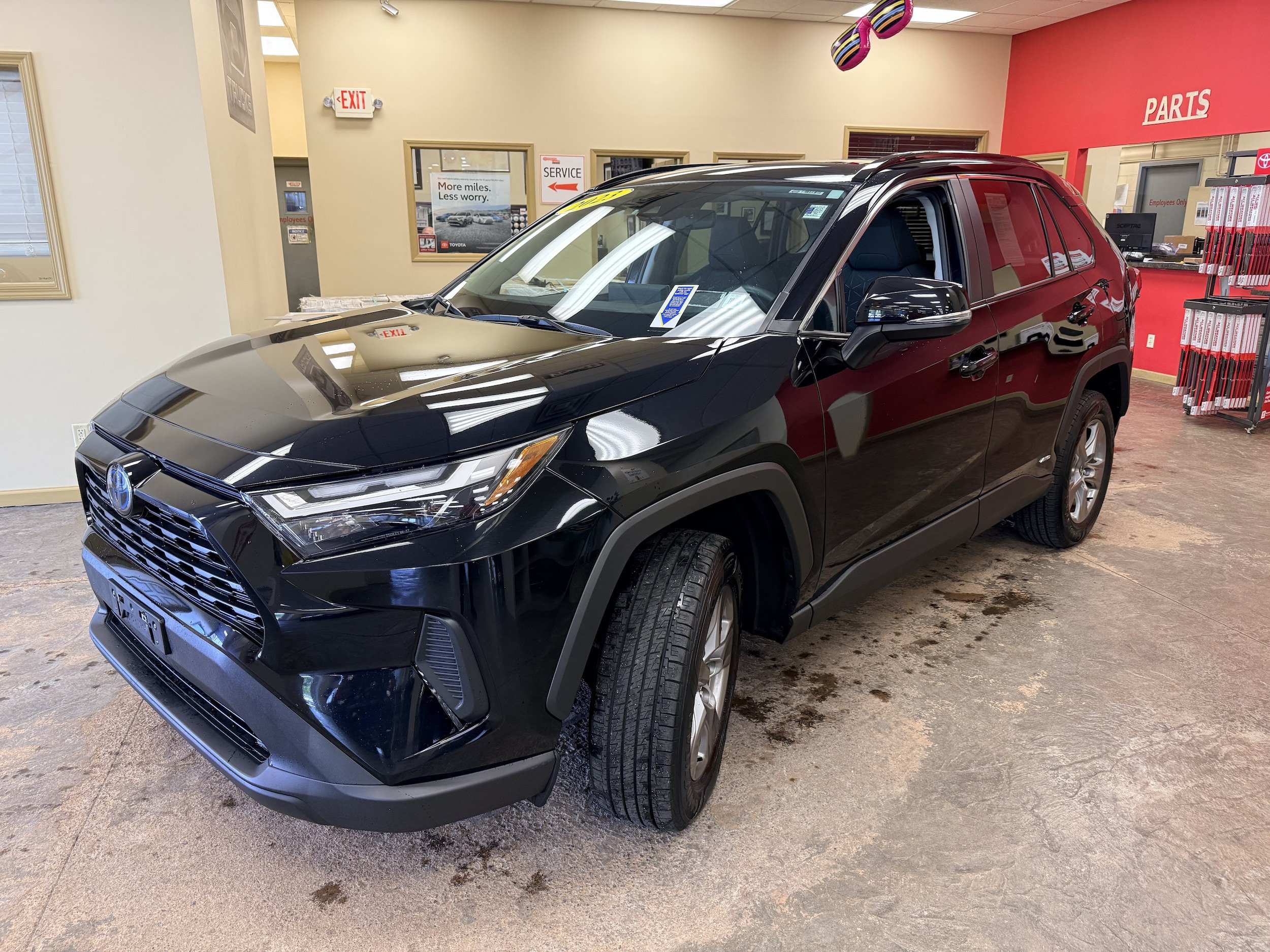 Used 2023 Toyota RAV4 XLE w/ Convenience Package AWD/4WD image 3