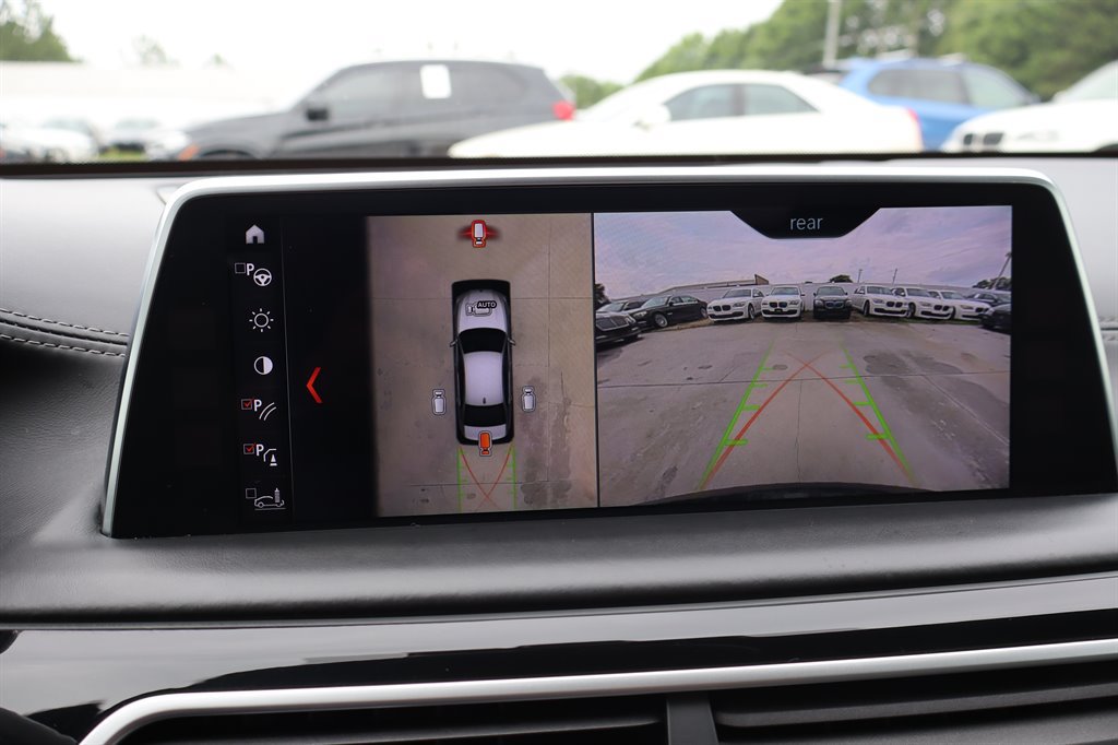 Used 2018 BMW 750i xDrive AWD/4WD image 31