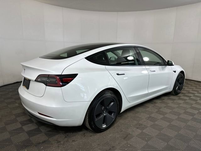 Used 2023 Tesla Model 3 Standard Range image 3