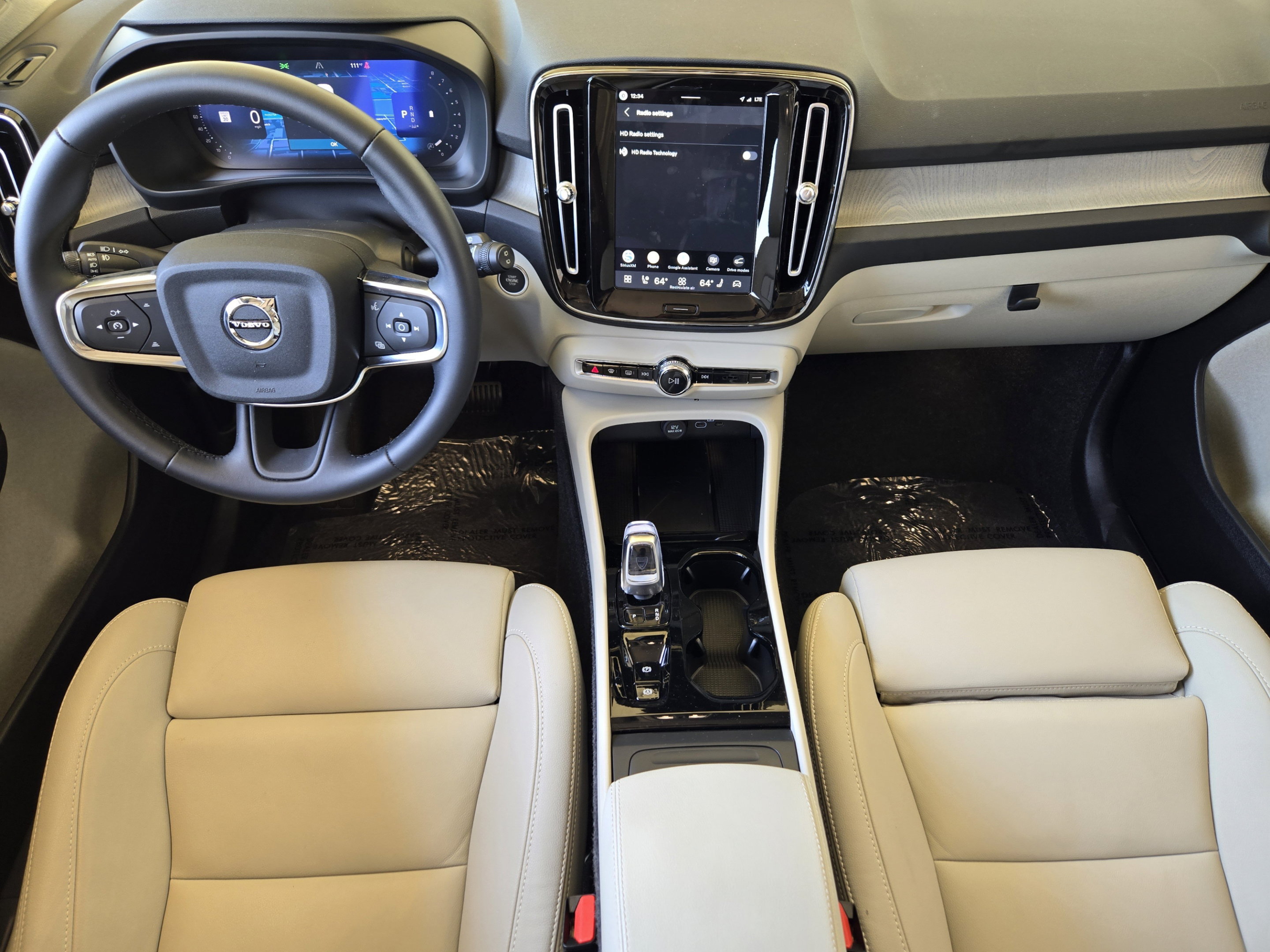 Certified 2026 Volvo XC40 B5 Plus w/ Protection Package Premier AWD/4WD image 25