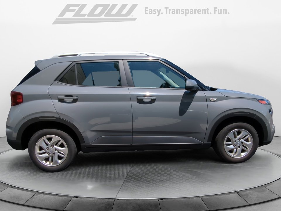 Used 2020 Hyundai Venue SEL FWD image 8