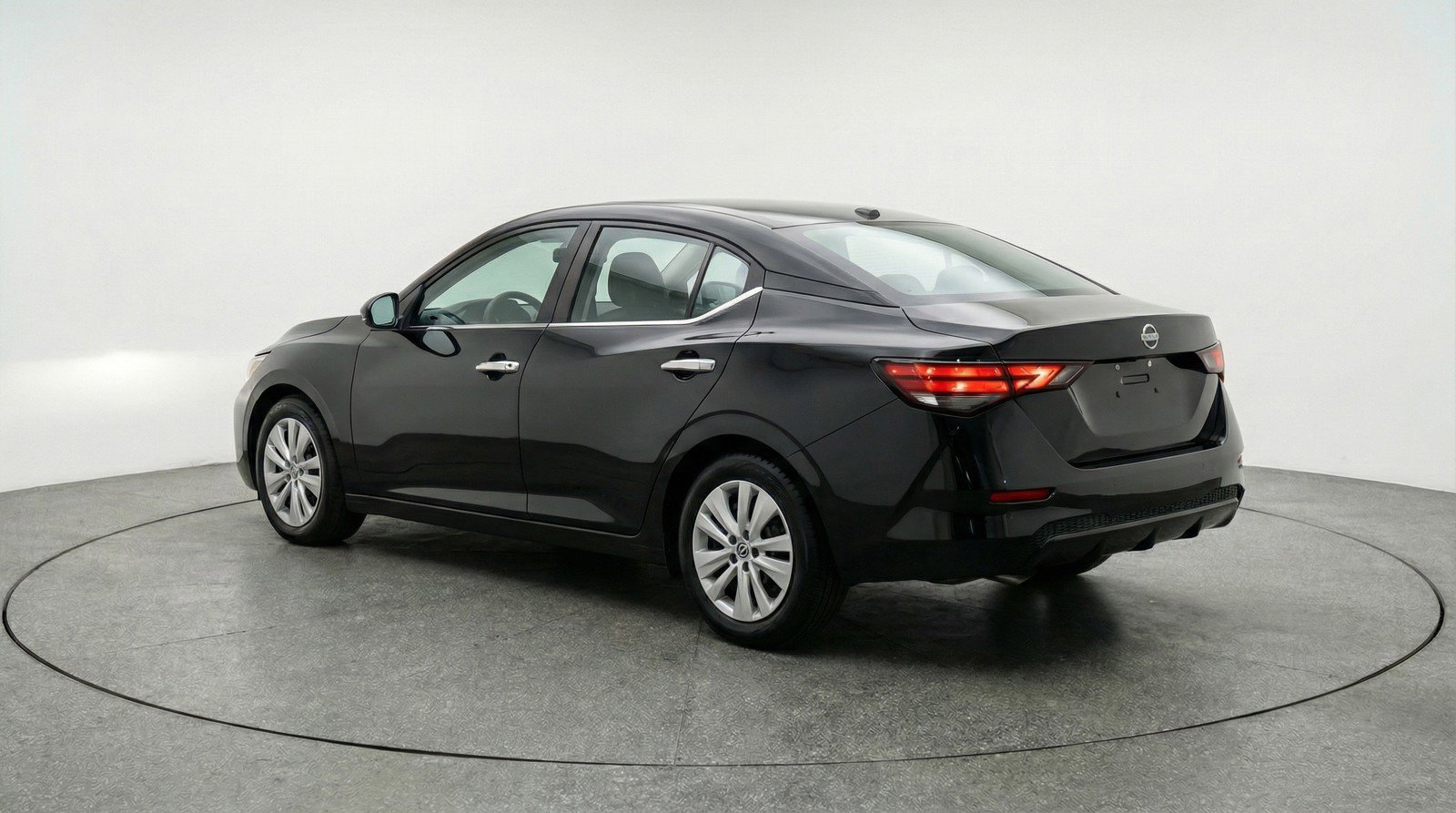 Used 2025 Nissan Sentra S FWD image 6