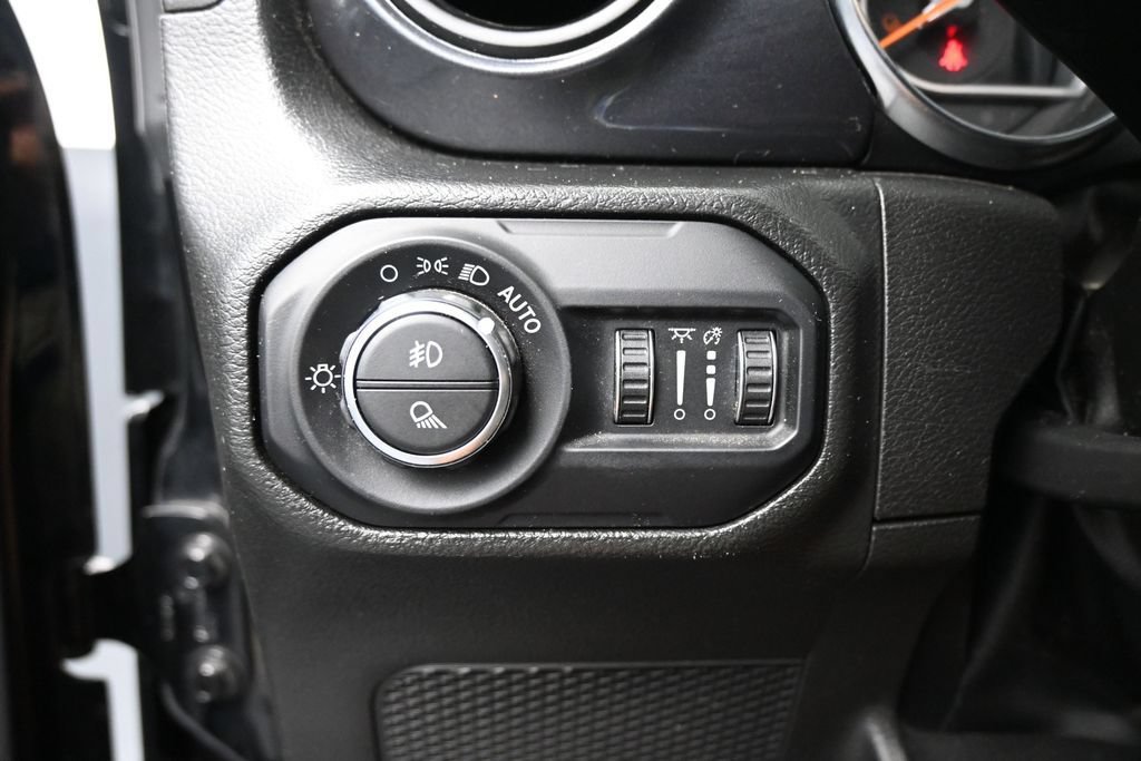 Used 2022 Jeep Gladiator Sport AWD/4WD image 11