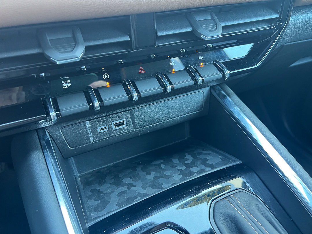 Used 2024 GMC Canyon AT4 image 23