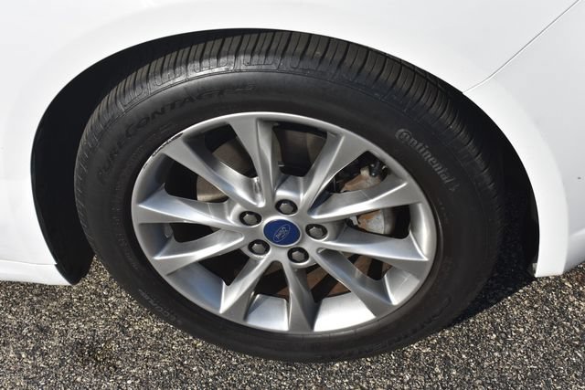 Used 2017 Ford Fusion SE FWD image 11