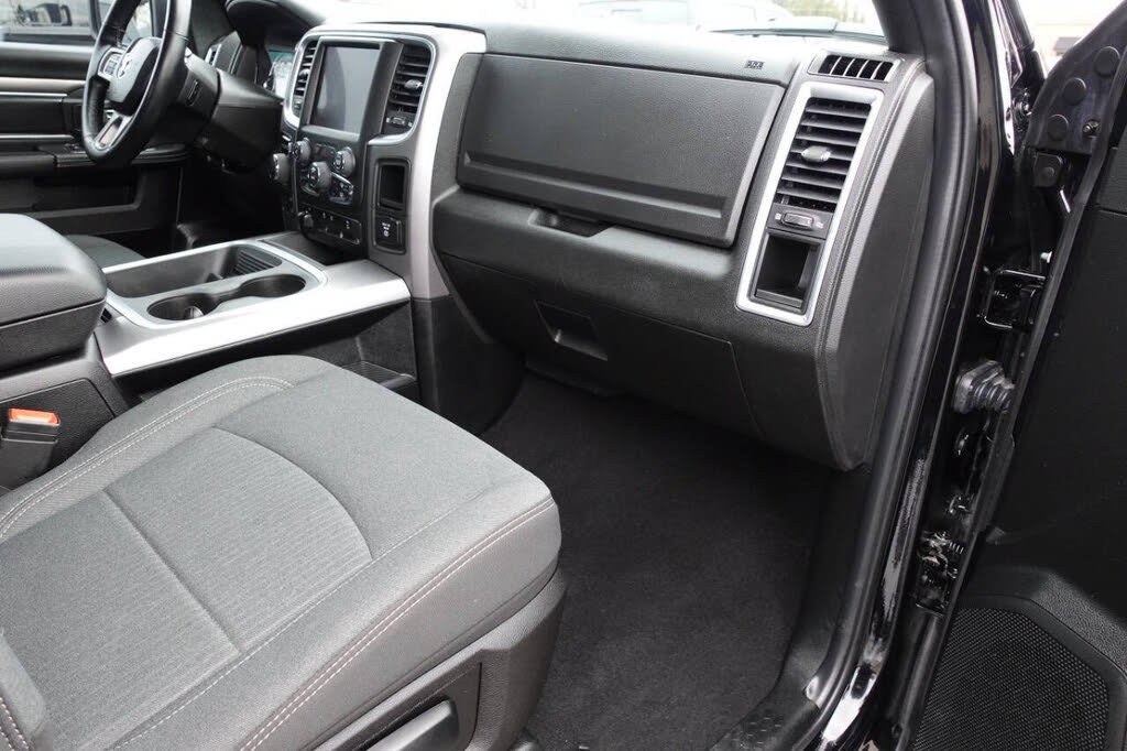 Used 2023 RAM 1500 Warlock AWD/4WD image 35