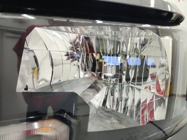 Used 2024 Nissan Frontier SV image 13