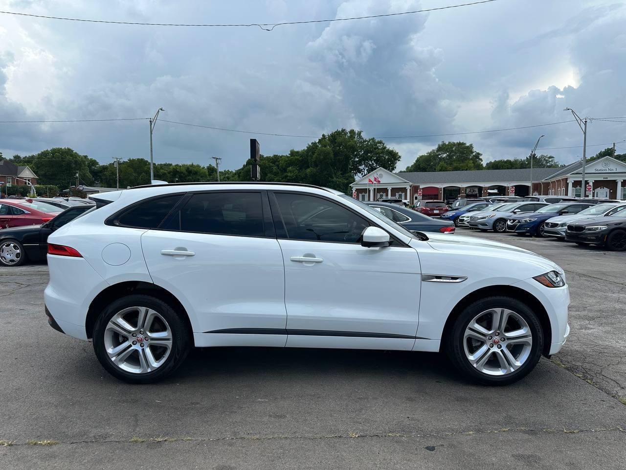 Used 2019 Jaguar F-PACE R-Sport AWD/4WD image 11