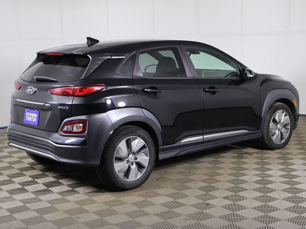 Certified 2021 Hyundai Kona Limited FWD image 9
