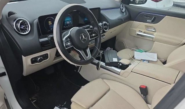 Used 2021 Mercedes-Benz GLA 250 w/ Premium Package image 2