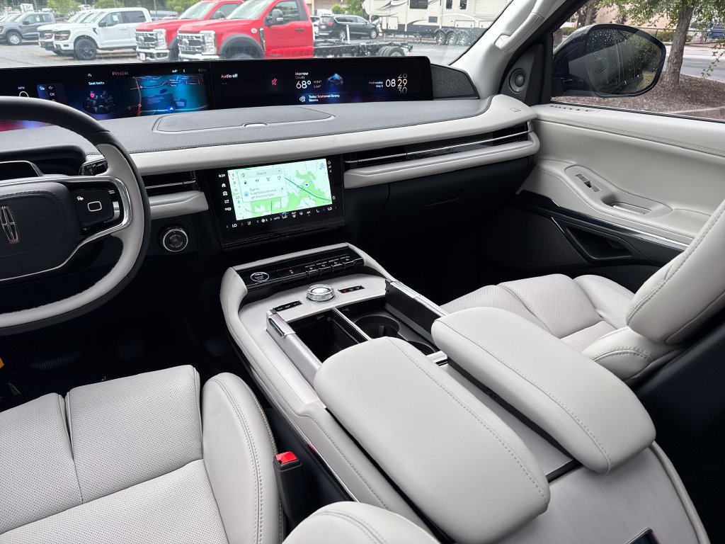 New 2026 Lincoln Navigator L Reserve AWD/4WD image 29
