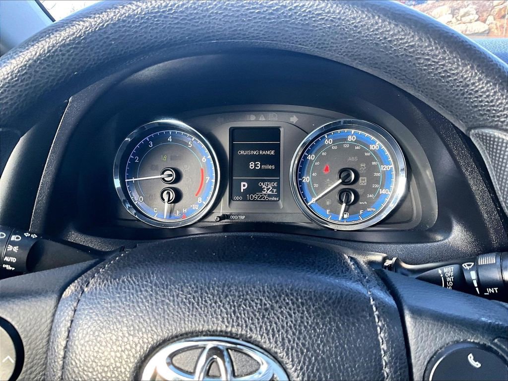 Used 2018 Toyota Corolla LE image 17