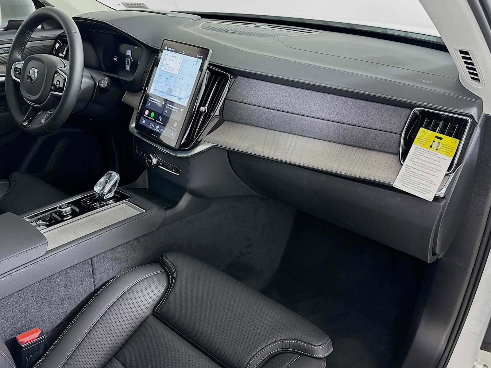 Used 2025 Volvo XC90 T8 Ultra w/ Protection Package Premier image 29