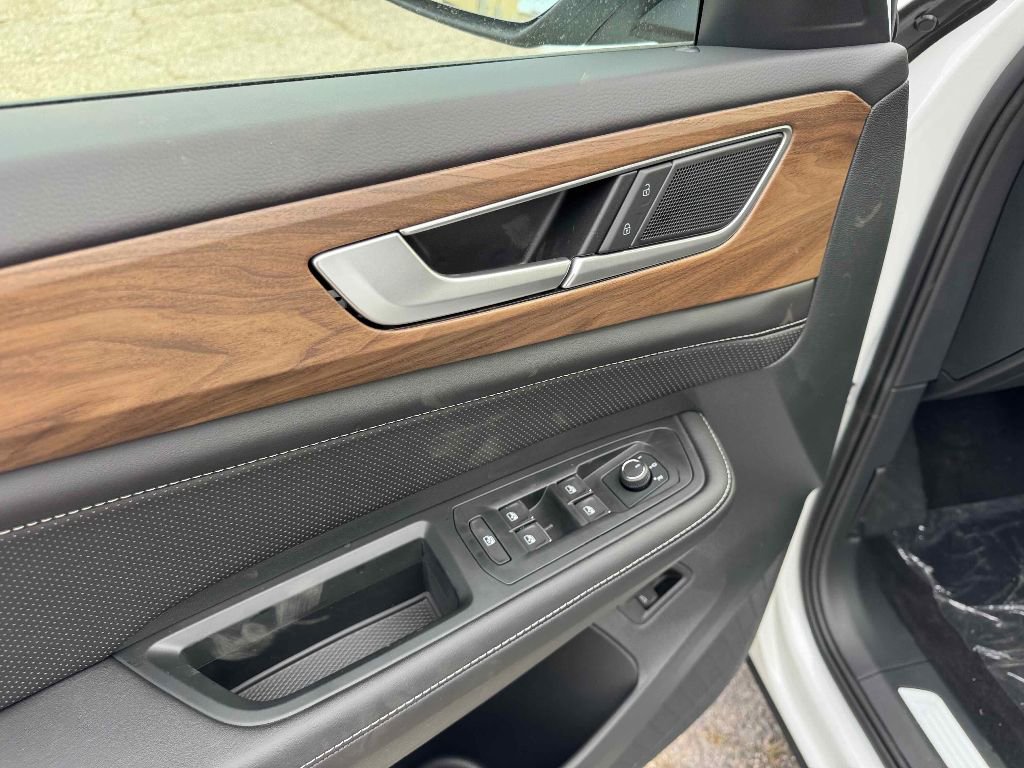 New 2026 Volkswagen Atlas SE image 13
