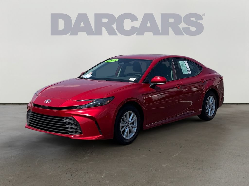 Used 2025 Toyota Camry LE FWD image 3