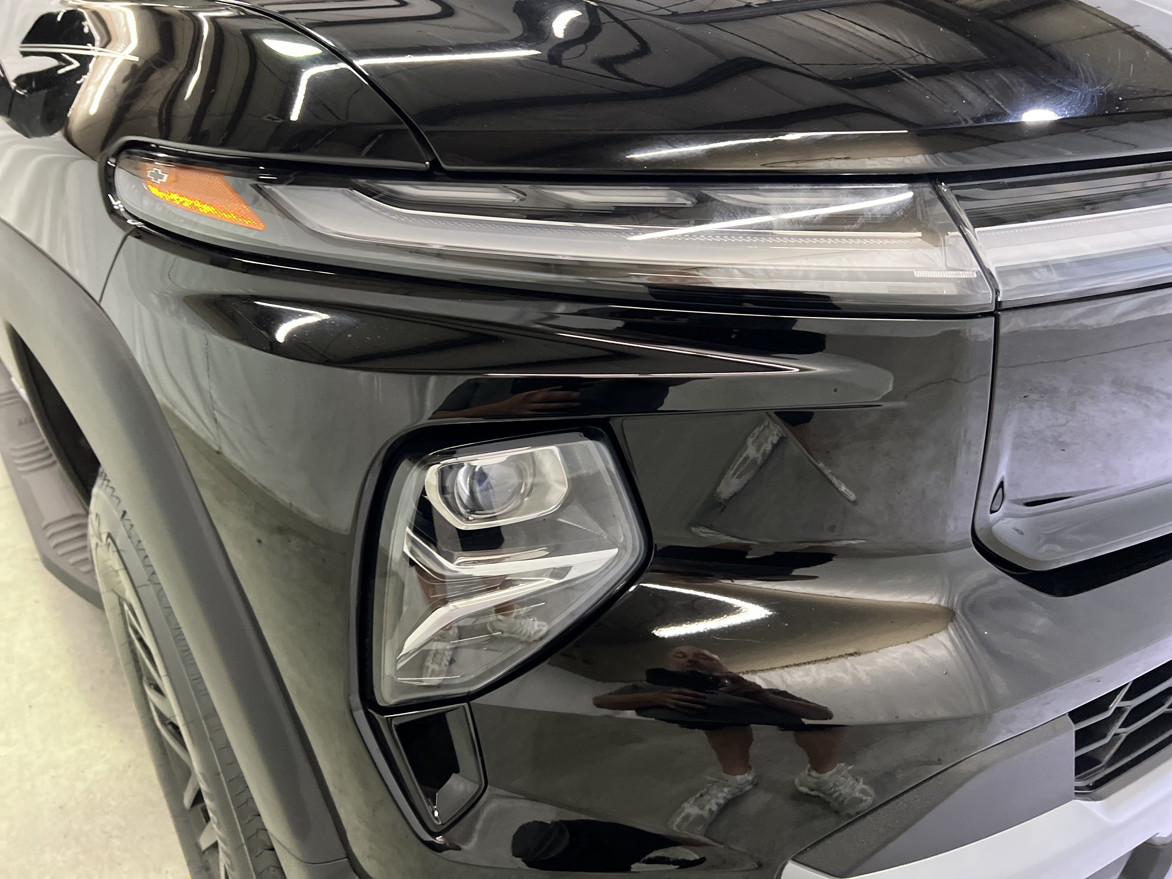Certified 2025 Chevrolet Silverado EV LT AWD/4WD image 5