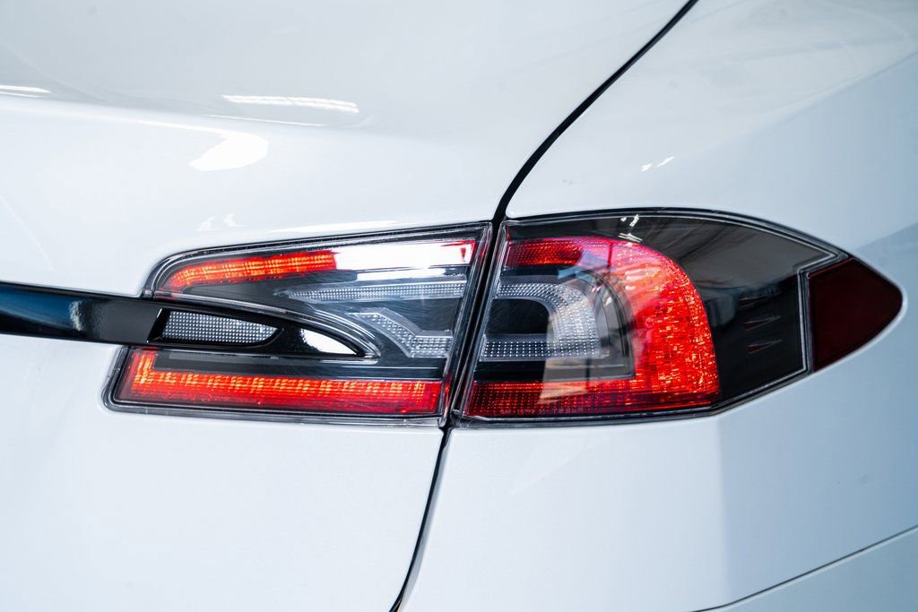 Used 2022 Tesla Model S image 25