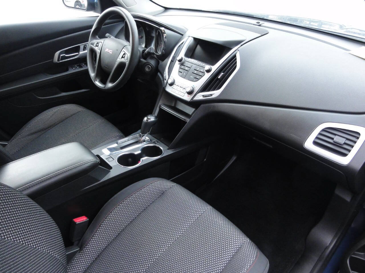 Used 2017 GMC Terrain SLE AWD/4WD image 13