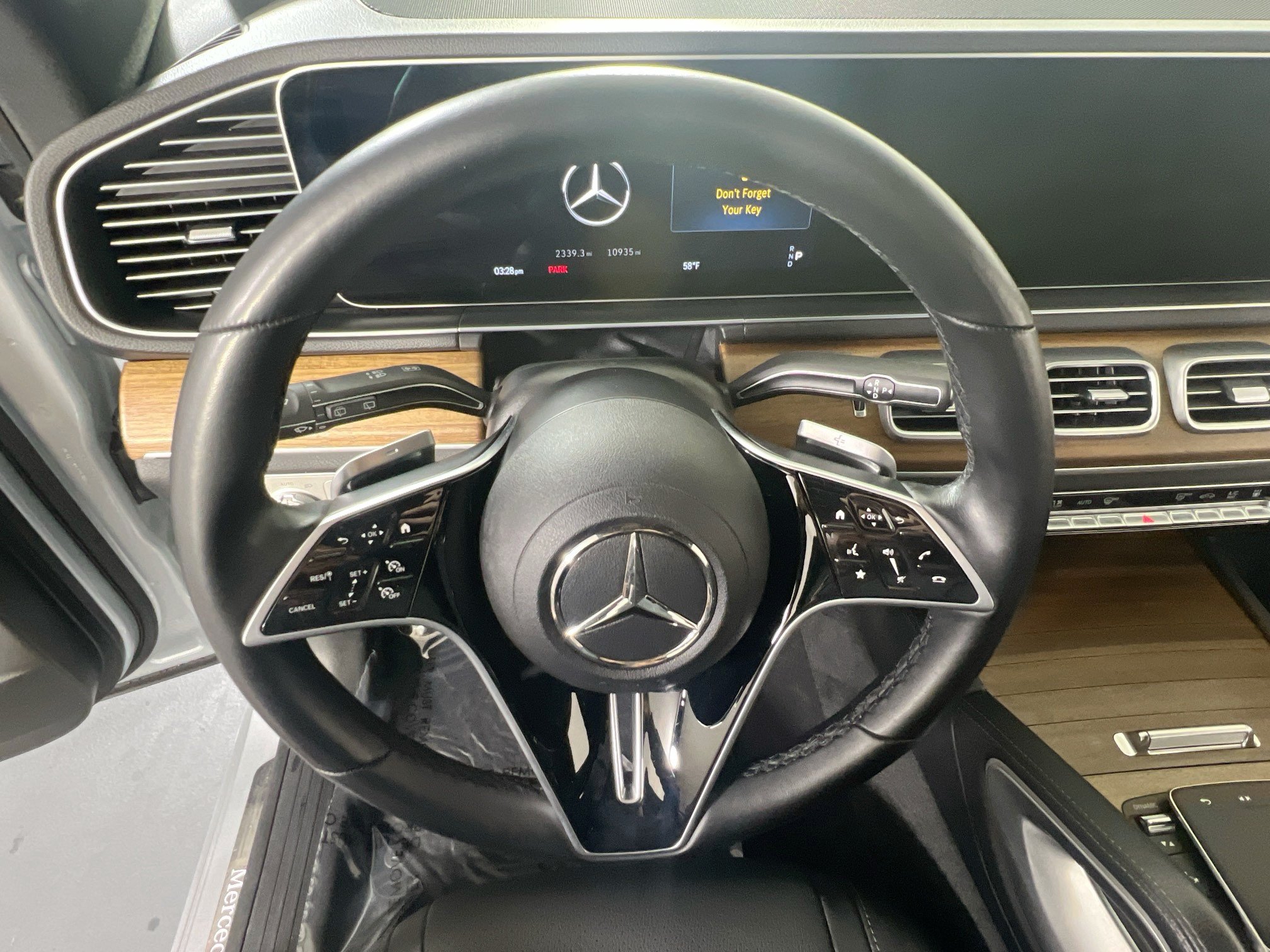 Used 2025 Mercedes-Benz GLE 450e 4MATIC image 11