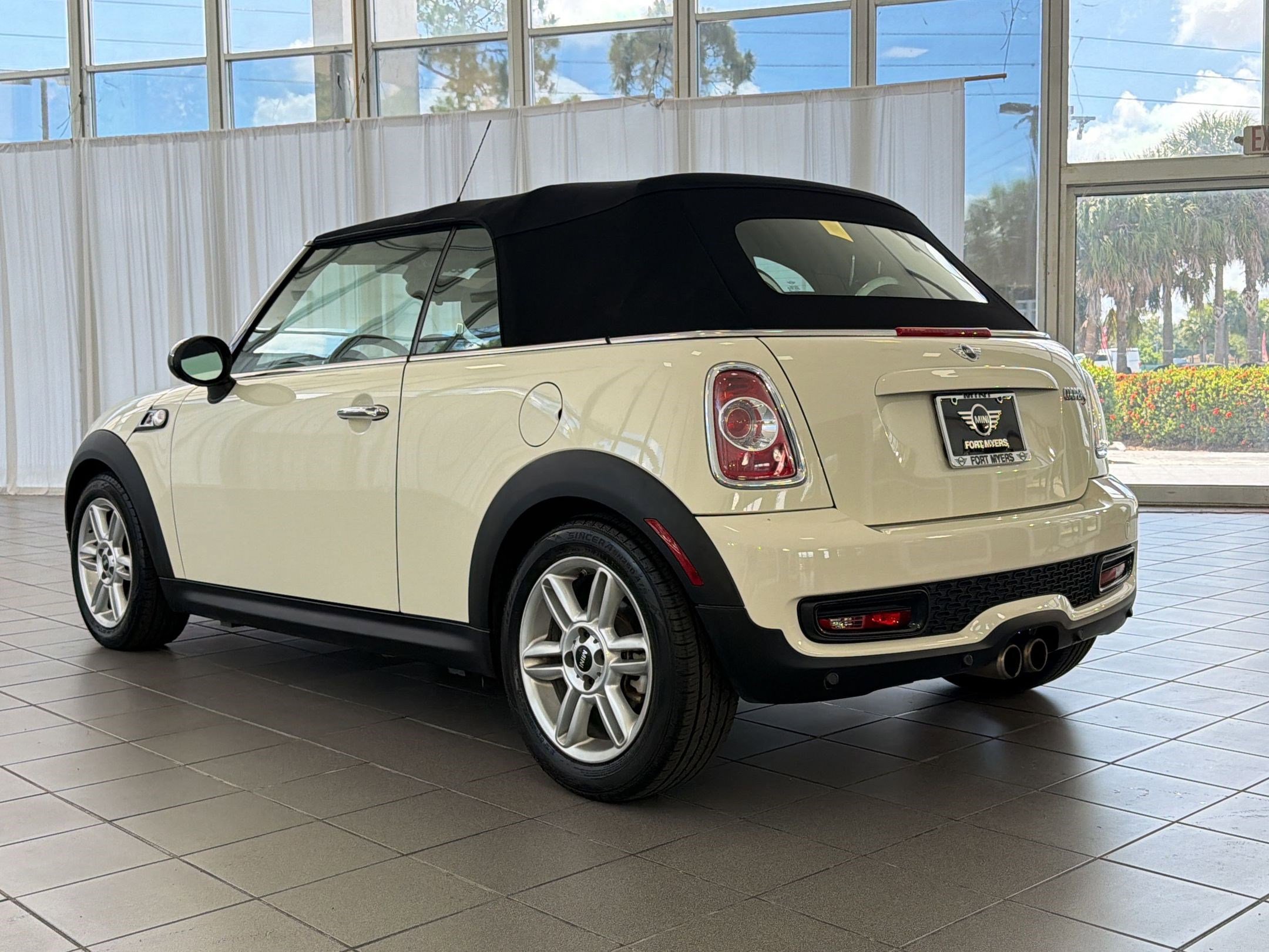 Used 2015 MINI Cooper S FWD image 3
