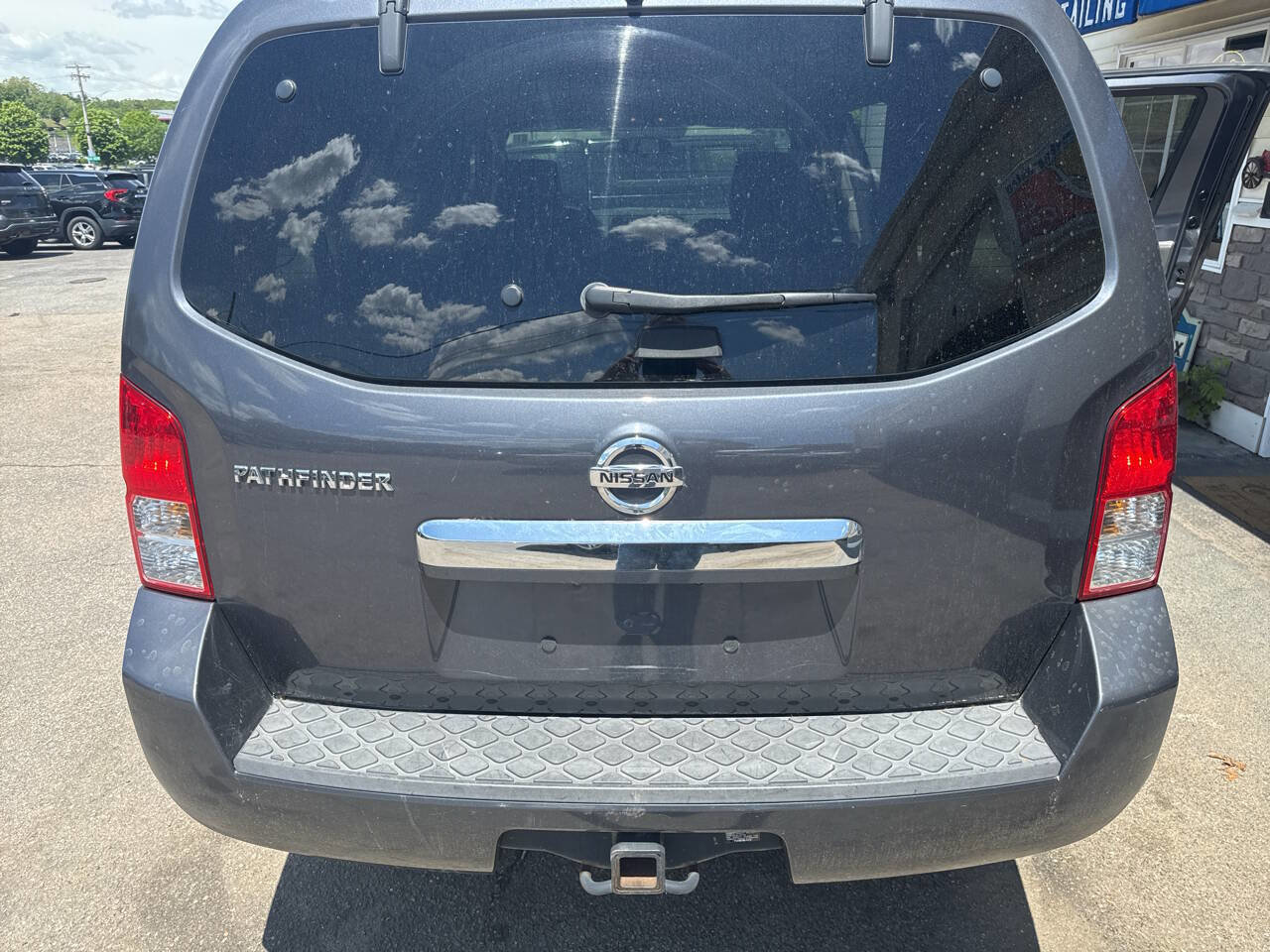 Used 2011 Nissan Pathfinder S AWD/4WD image 8