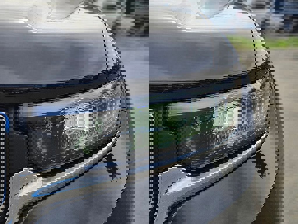 New 2025 Jeep Grand Cherokee Laredo X w/ Luxury Tech Group I image 10